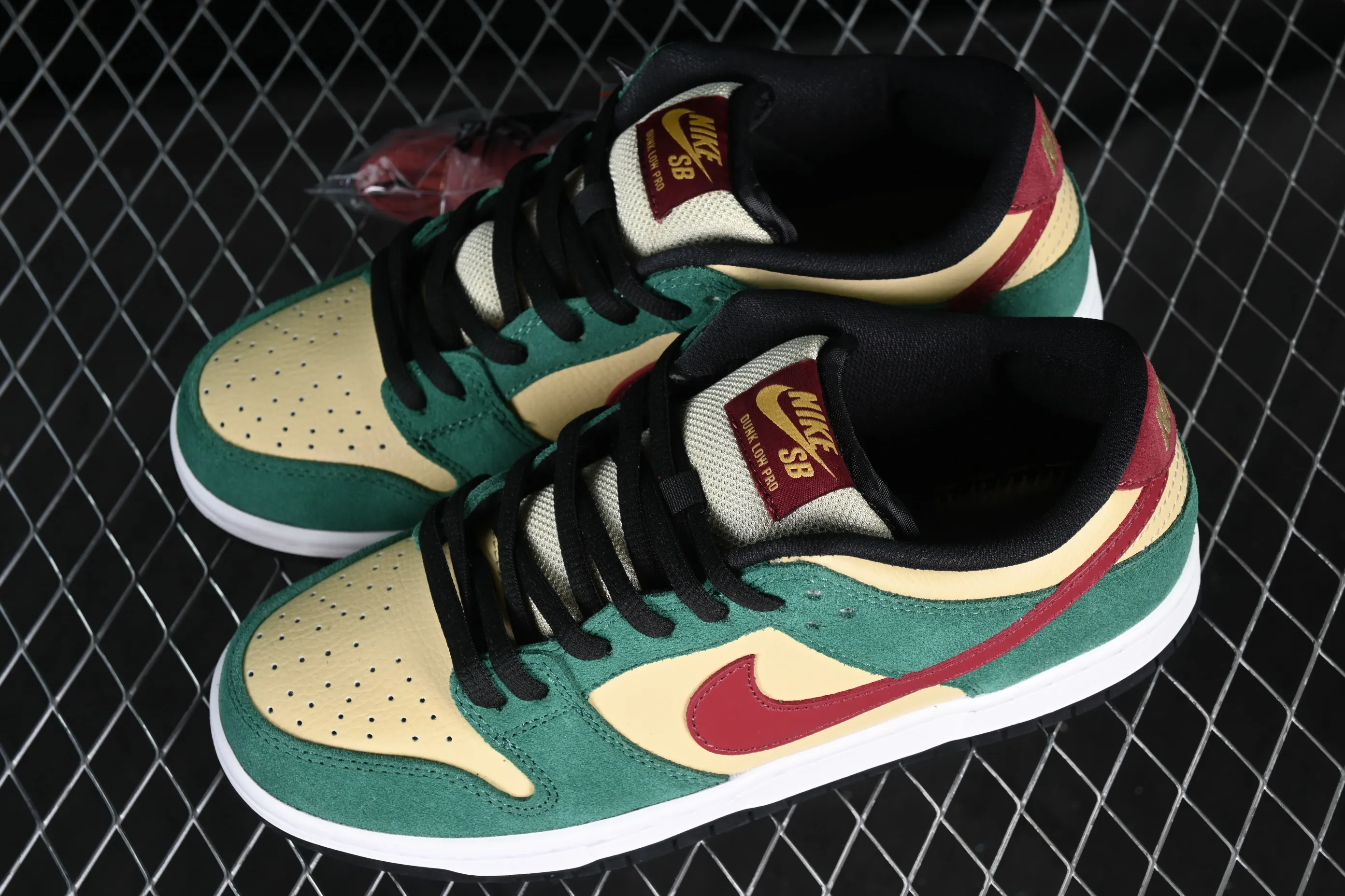 All categories Nk SB Dunk series Nk SB Dunk Low low-top sneakers Nk SB Dunk Low Pro SB smashed backboard fashion casual sneakers 304292-700